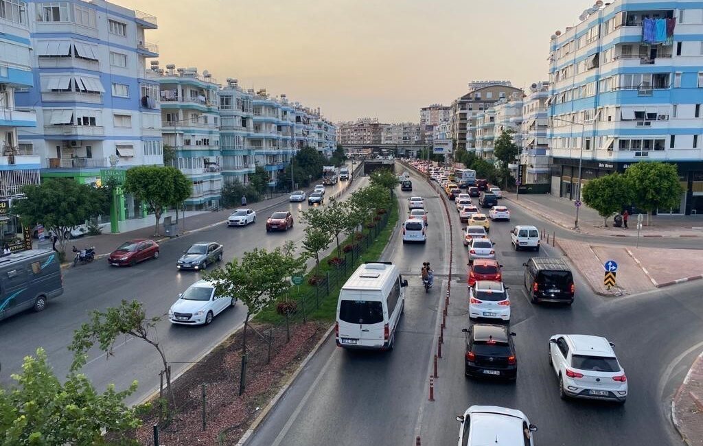 ANTALYA'DA MOTORLU KARA TAŞITLARI