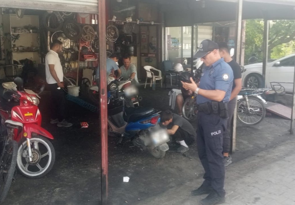 Antalya’da motosiklet, traktör ve servis araçlarına sıkı denetim