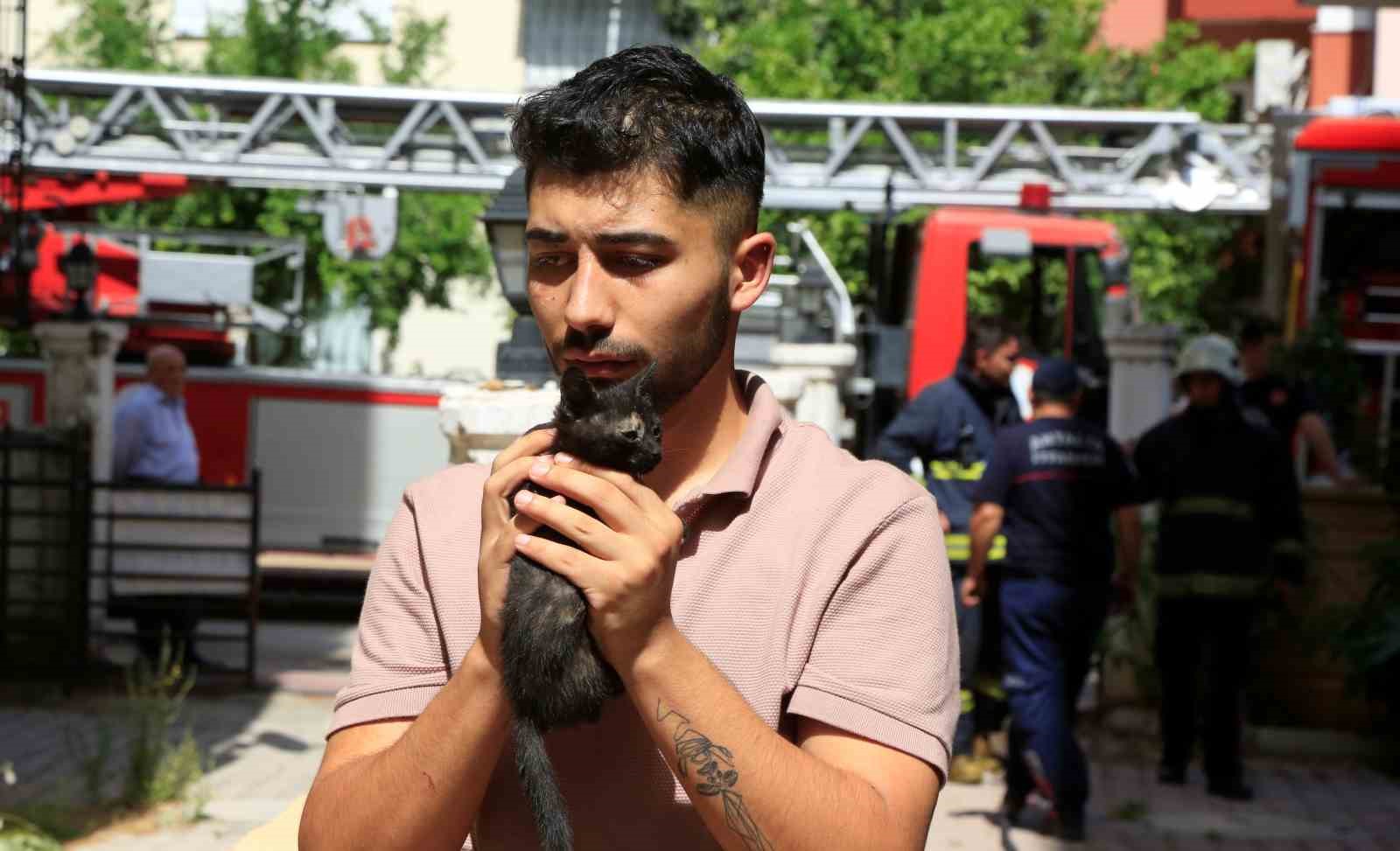 Antalya’da nişanlı çiftin evi küle döndü