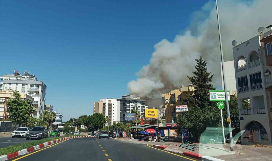 ANTALYA'NIN LARA BÖLGESİNDE SAAT