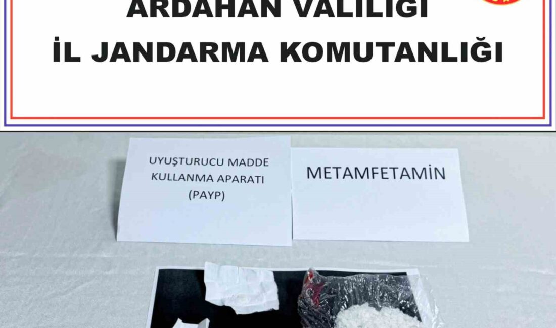 ARDAHAN'DA UYUŞTURUCU SATIŞINA SUÇÜSTÜ;