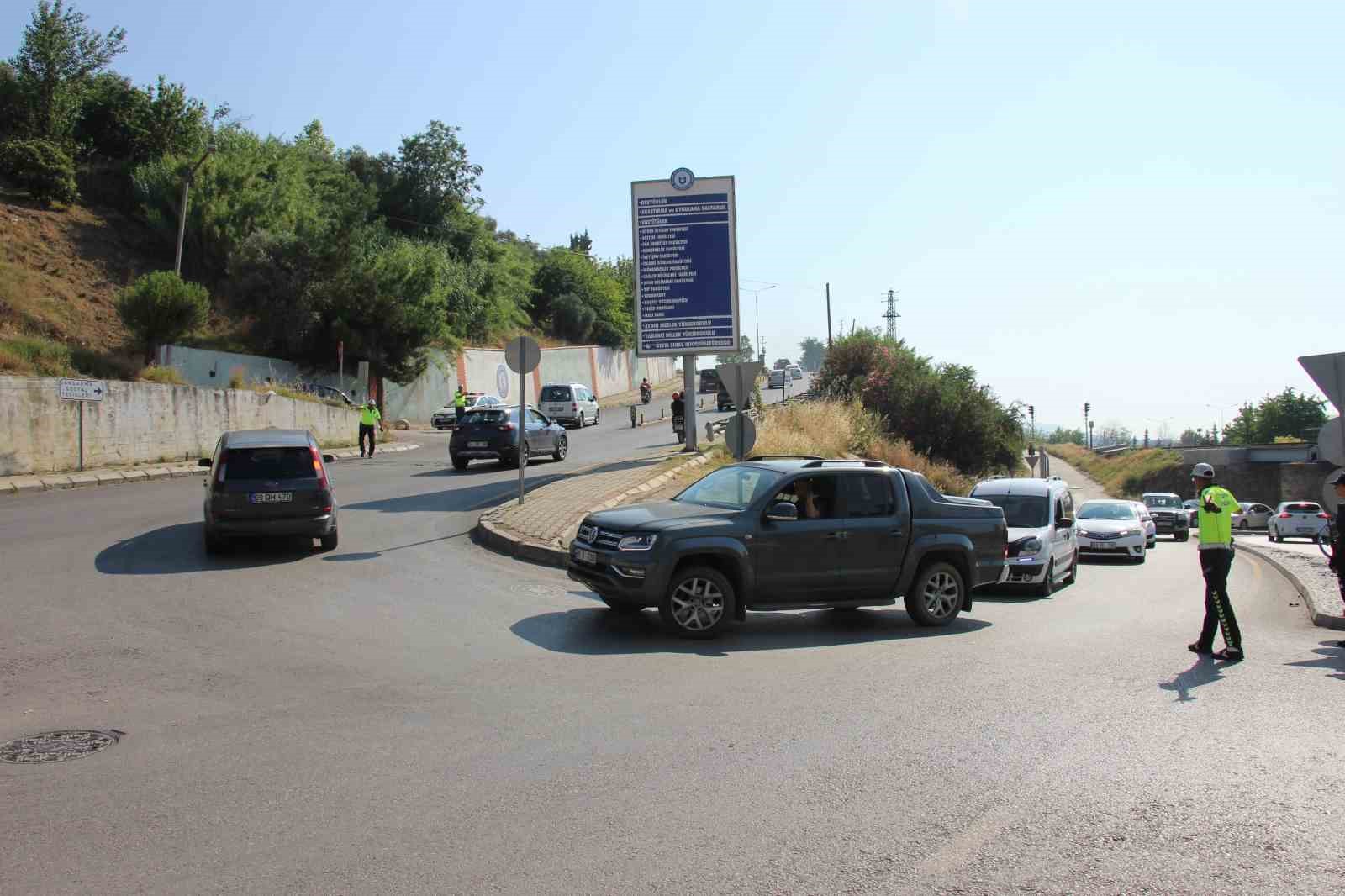 Aydın’da trafik ekiplerinden “LGS” nöbeti