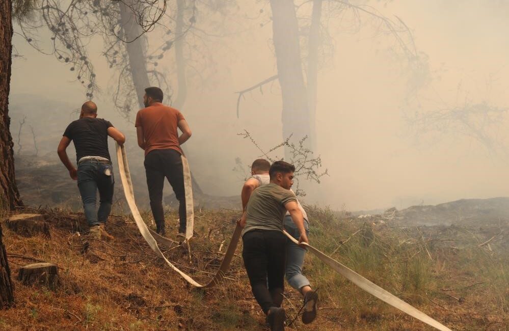 DENİZLİ'NİN BABADAĞ İLÇESİNDE YILDIRIM