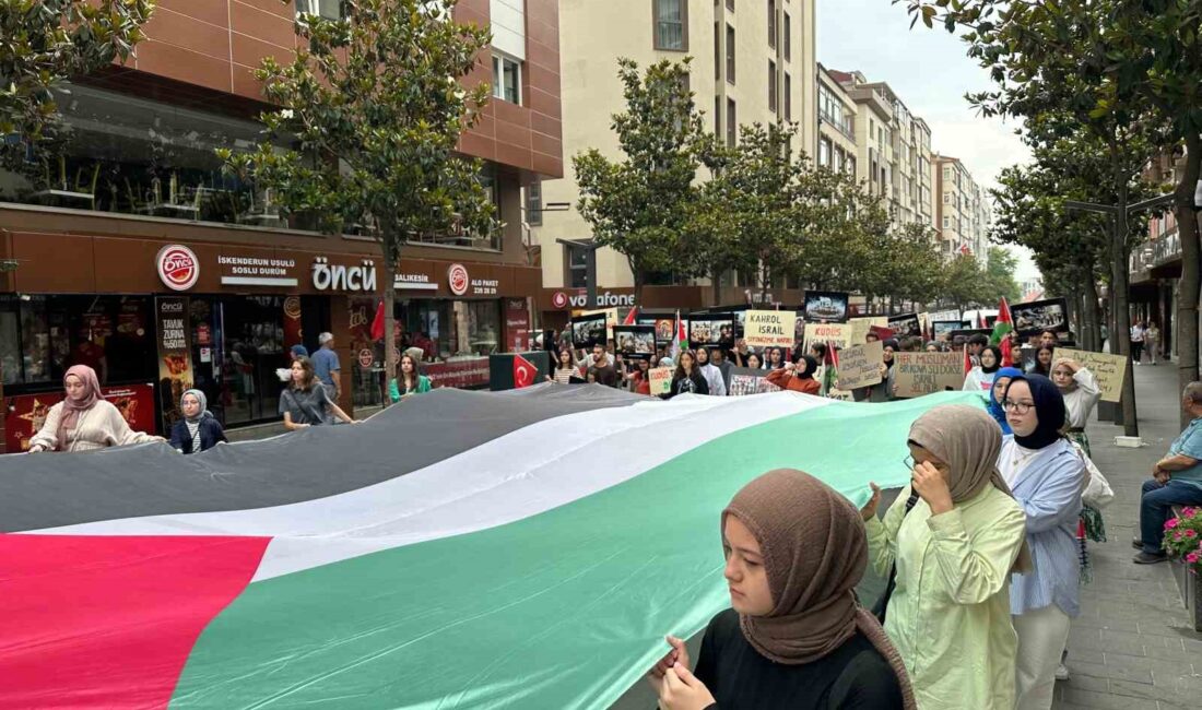 BALIKESİR’DE ÖĞRENCİLERDEN GAZZE’YE DESTEK