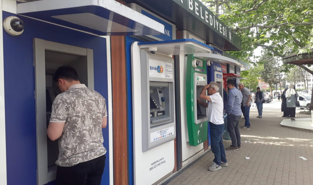 ATM’lerde nakit verme sıkıntısı