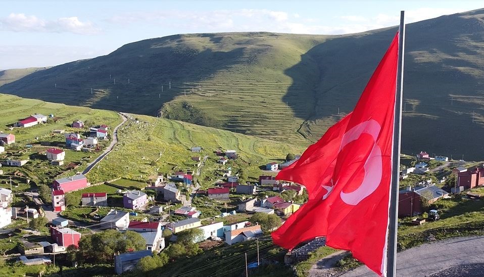 BAŞKAN'DAN ATATÜRK'ÜN İZİNDE GÖLGESİNDE