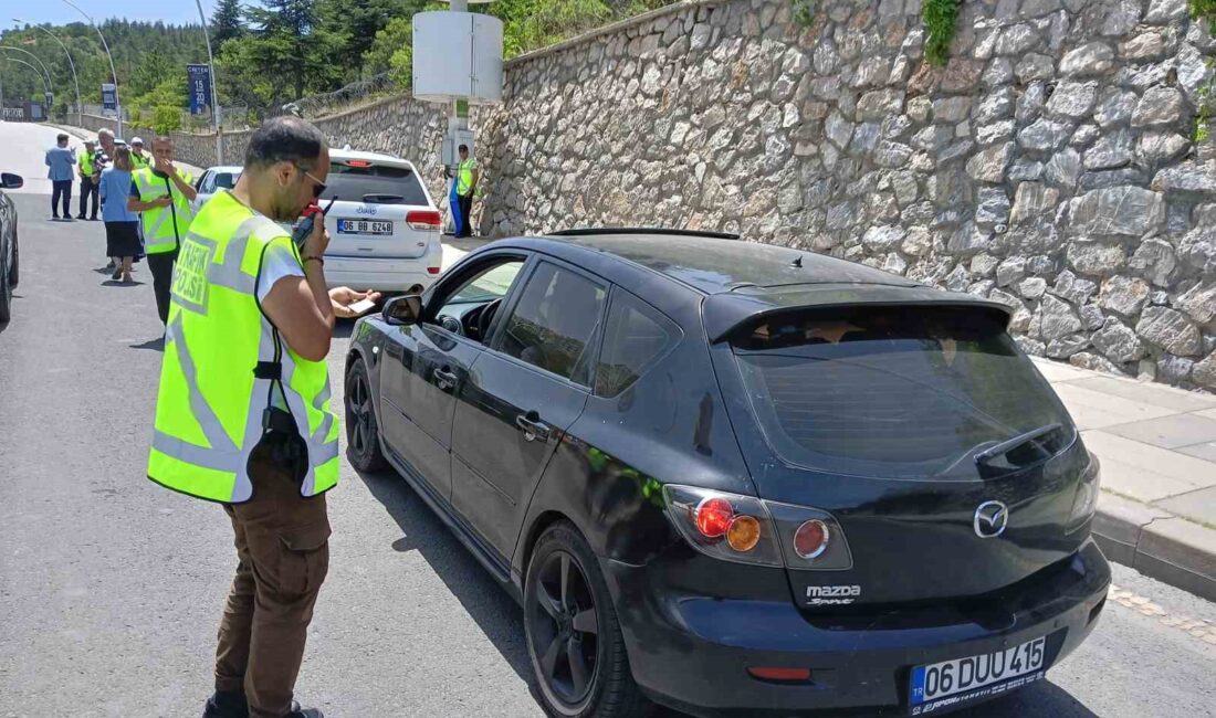 ANKARA’DA BAYRAM TRAFİĞİ DENETİMLERİ BAŞLADI. KENTTE GÖREVLENDİRİLEN YAKLAŞIK 18 BİN