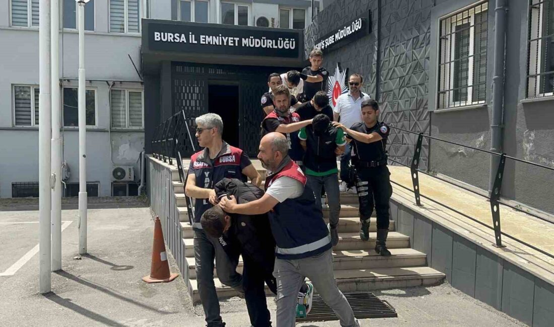 BURSA'DA KENDİSİNİ BAŞKOMİSER OLARAK