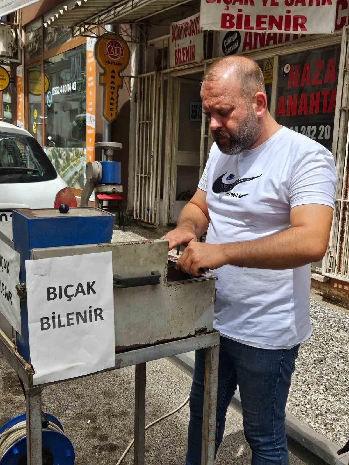 Bıçak bileme ustalarında ‘son gün’ telaşı