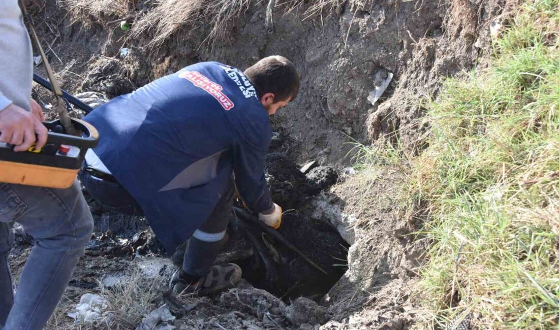 BOZÜYÜK’TE KANALİZASYON HATLARINI TIKAYAN