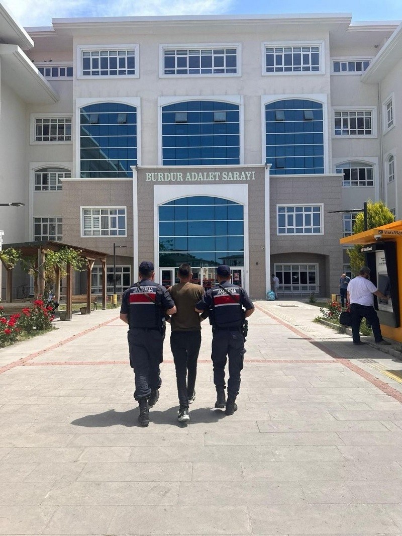 Burdur’da yakalanan 9 firari hükümlü cezaevine gönderildi