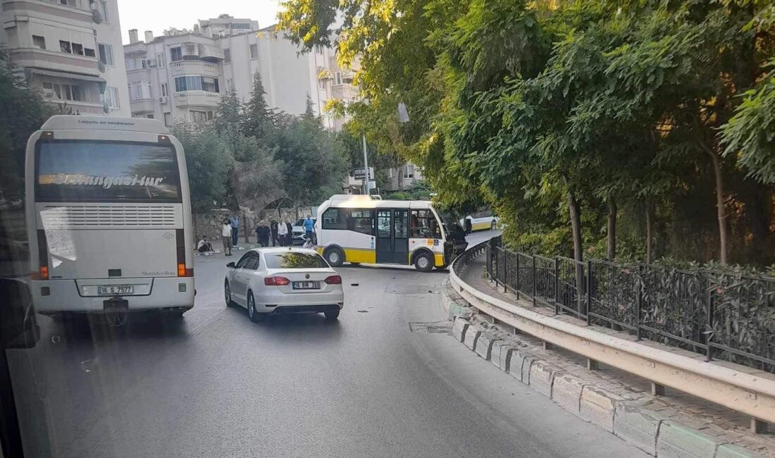 BURSA'NIN GEMLİK İLÇESİNDE, ÖNÜNDE