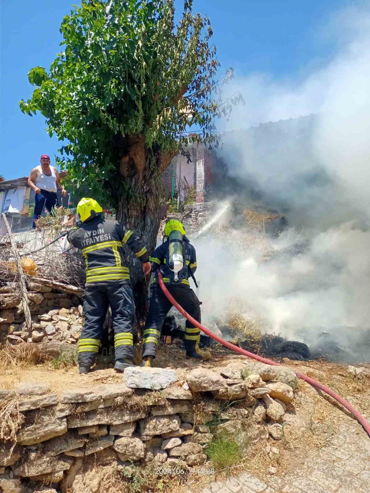 Büyükşehir Belediyesi’nin anında müdahalesi mahalleyi yanmaktan kurtardı