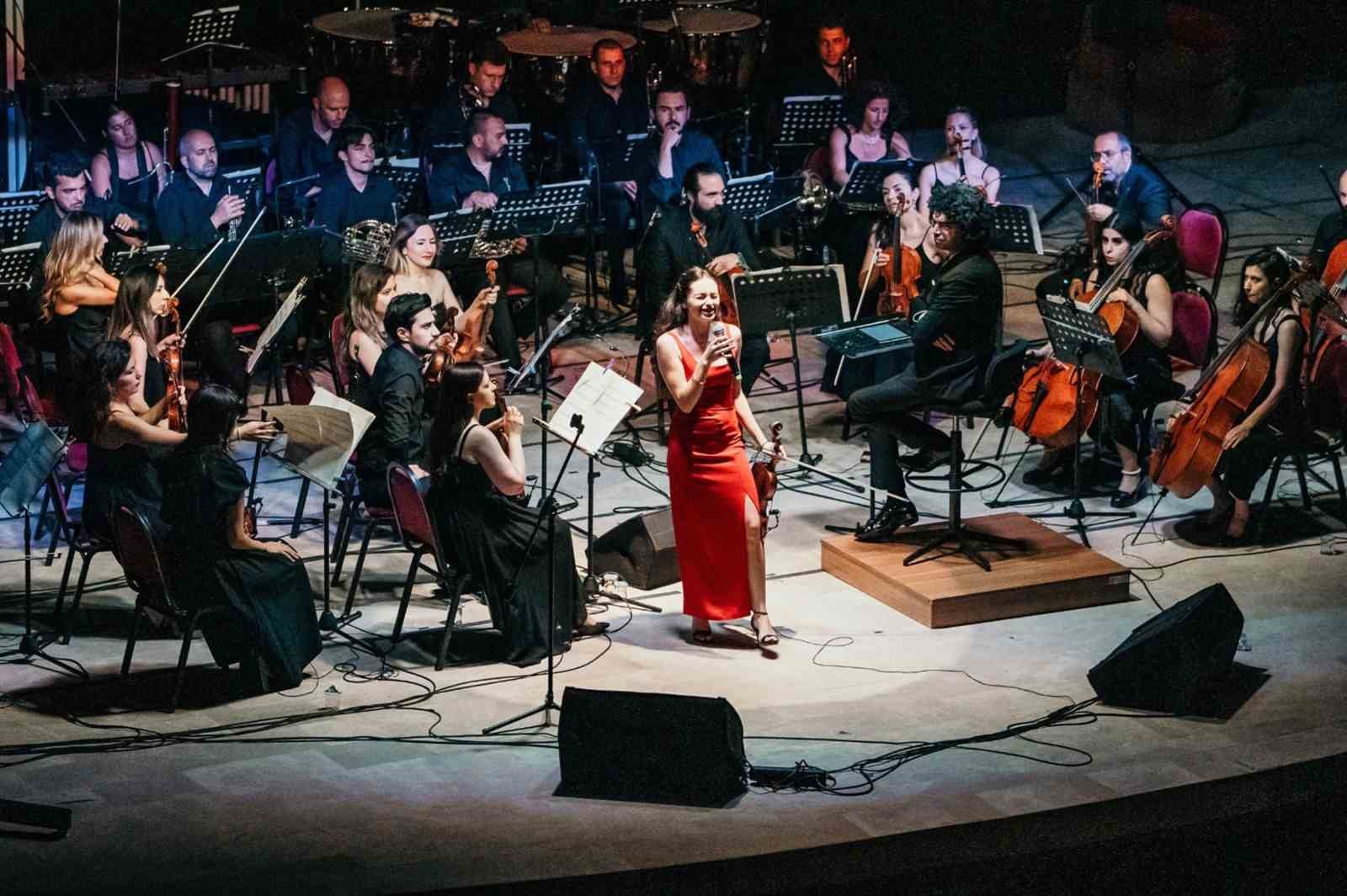 Büyükşehir Orkestrası ve Esther Abrami’den muhteşem konser