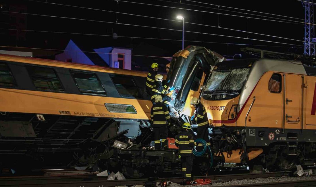 ÇEKYA'DA YOLCU TRENİNİN KİMYASAL