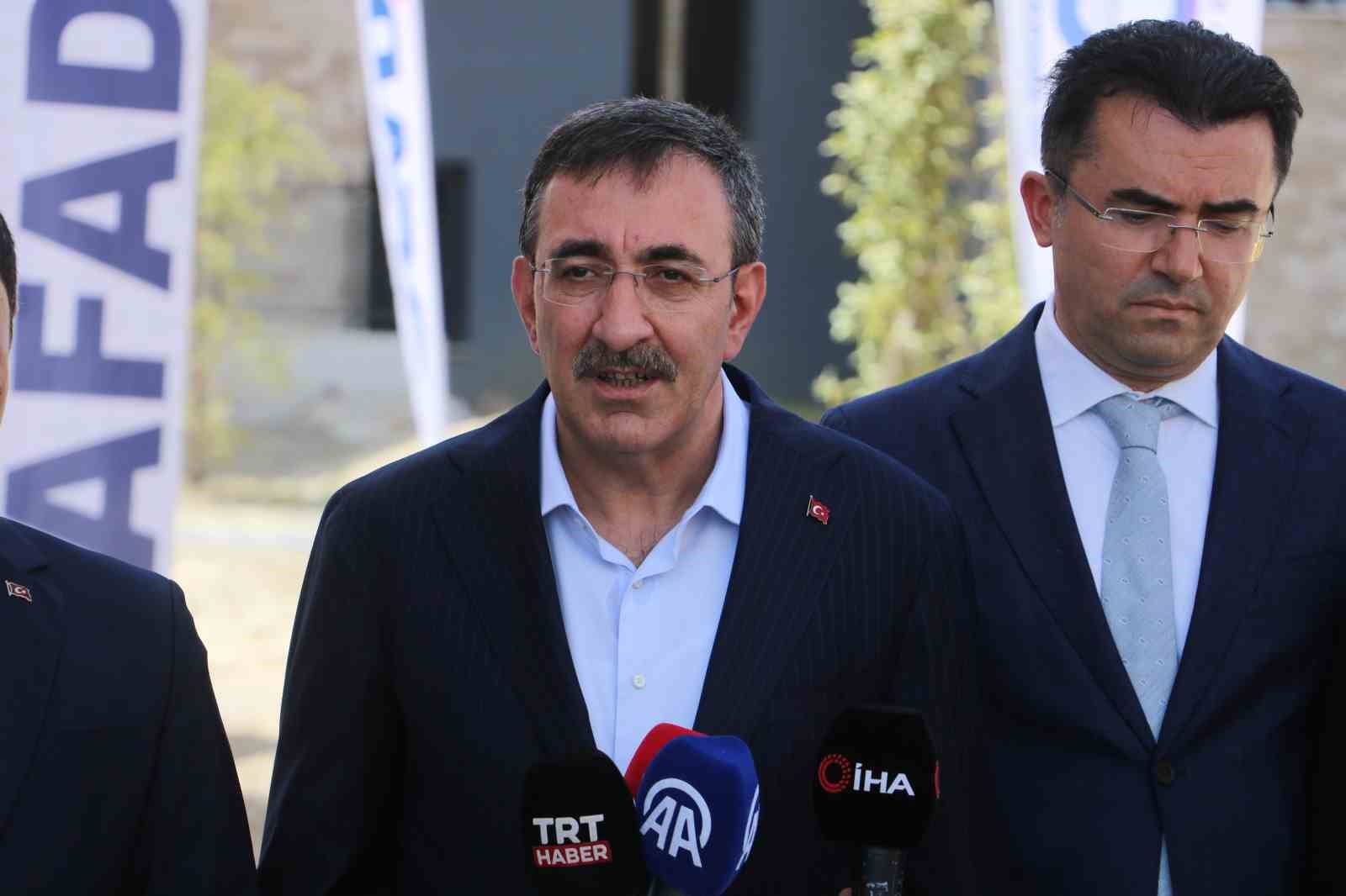 Cumhurbaşkanı Yardımcısı Yılmaz: “Son 2 yılda merkezi idareden deprem çalışmaları için ayırdığımız kaynak yaklaşık 2 trilyon Türk Lirası”