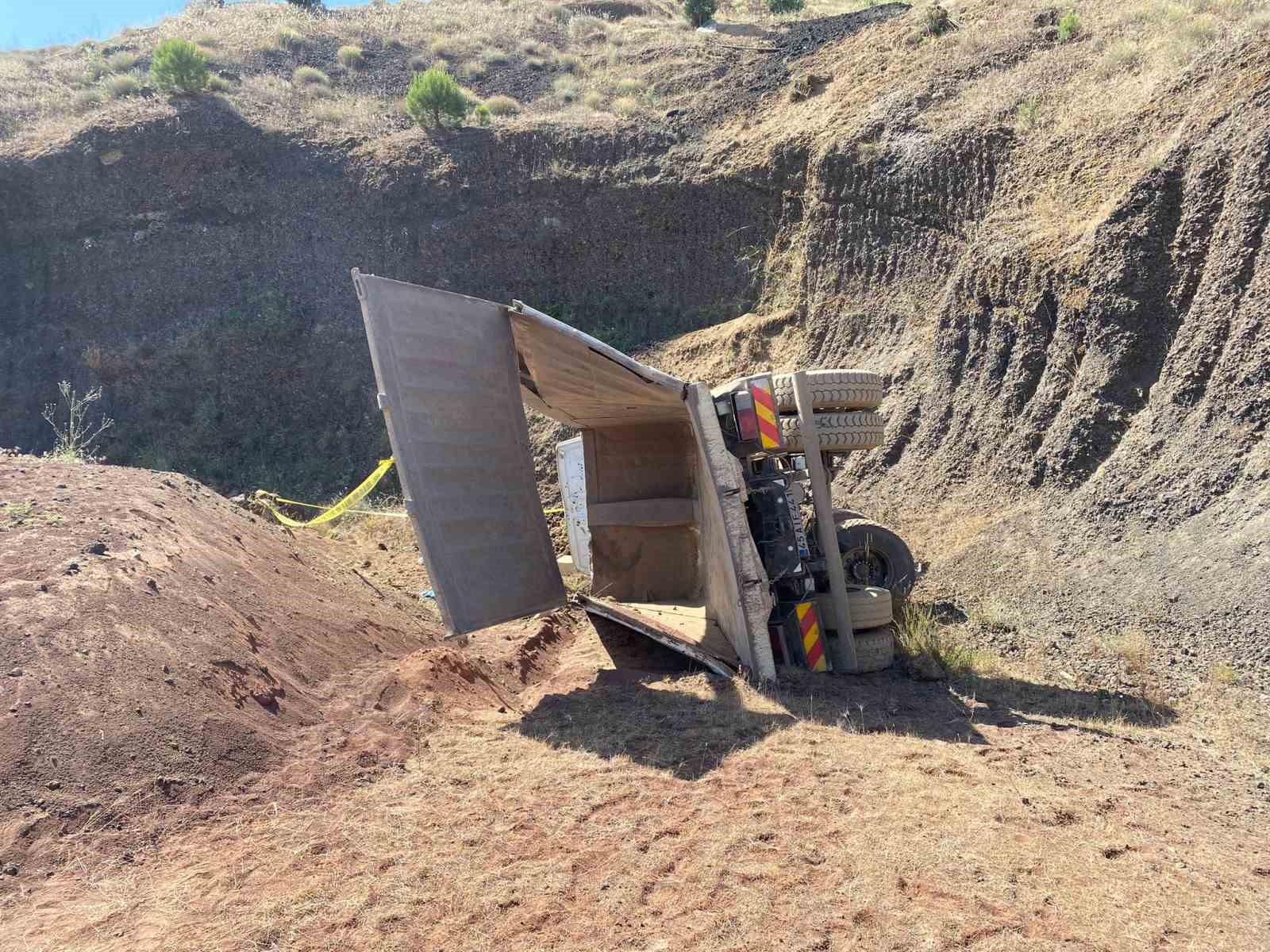 Cüruf ocağında yüksekten düşen kamyon sürücüsü yaşamını yitirdi