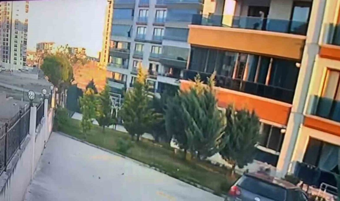 ANKARA’DA, EVİNİN CAMINI SİLMEYE ÇALIŞIRKEN 7. KATTAN YERE ÇAKILARAK ÖLEN