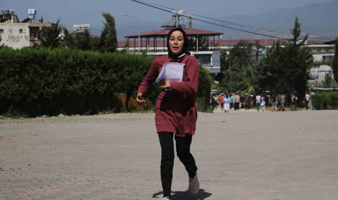 DEPREMİN VURDUĞU HATAY’DA YÜKSEK ÖĞRETİM SINAVI’NIN İLK MARATONU OLAN YKS’YE