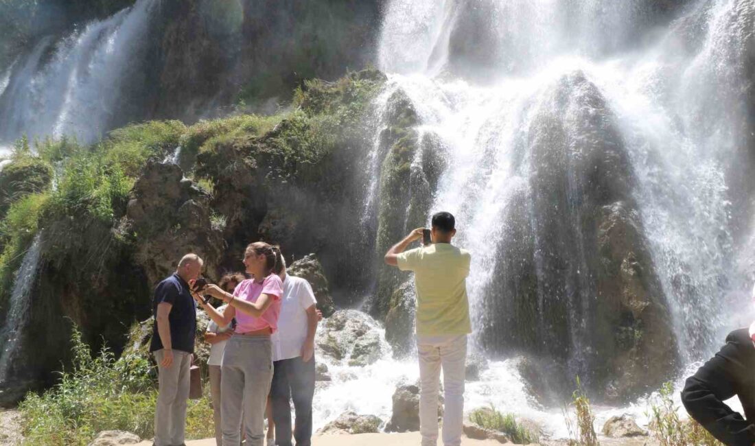 ERZİNCAN'DA, GİRLEVİK ŞELALESİ'NDE HAFTA