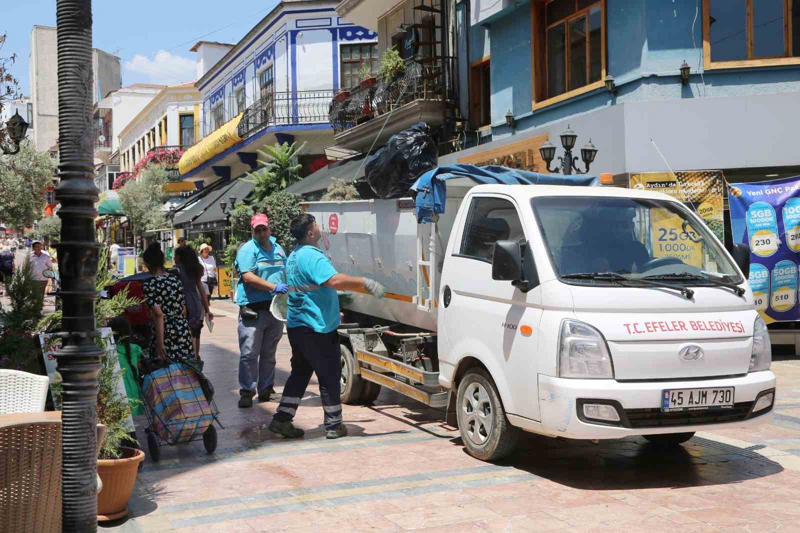 Efeler’in dar sokaklarına ’Çöp Taksi’ çözümü