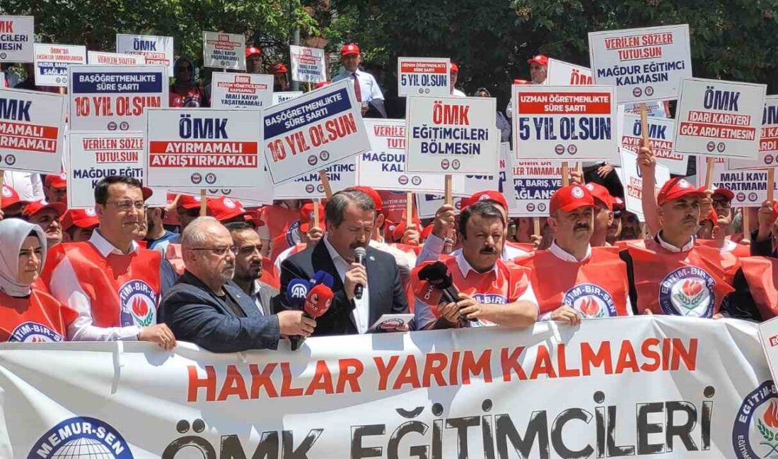 EĞİTİM-BİR-SEN VE MEMUR-SEN GENEL BAŞKANI ALİ YALÇIN, TBMM ÇANKAYA KAPISI