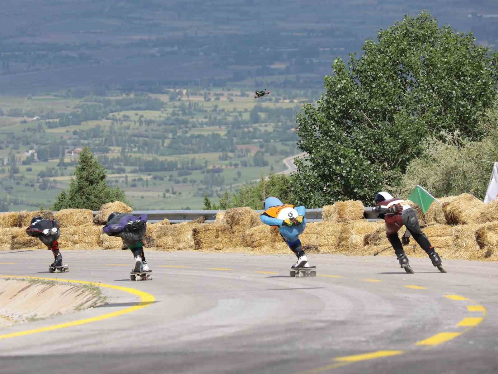 Erzincan’da 2024 Dünya Kaykay İniş Şampiyonası