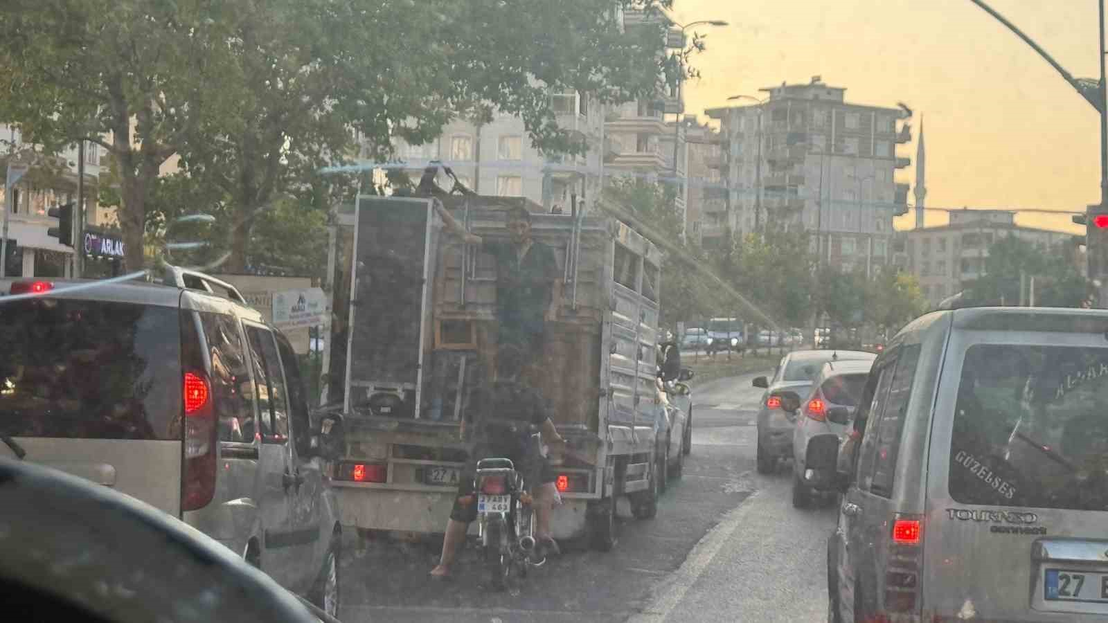 Gaziantep’te tehlikeli yolculuk