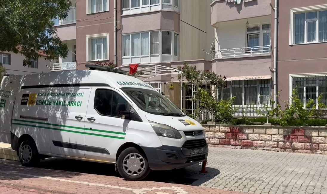 KONYA'DA BİR KADIN APARTMAN