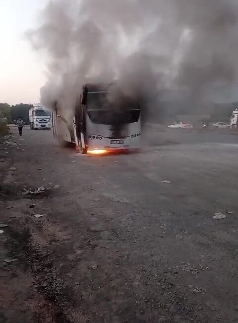 HATAY’DA İŞÇİLERİ TAŞIYAN SERVİS