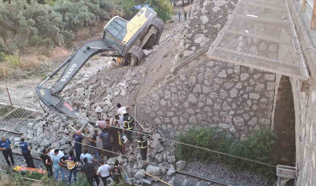 HATAY'DA TREN YOLU ÜZERİNDEKİ