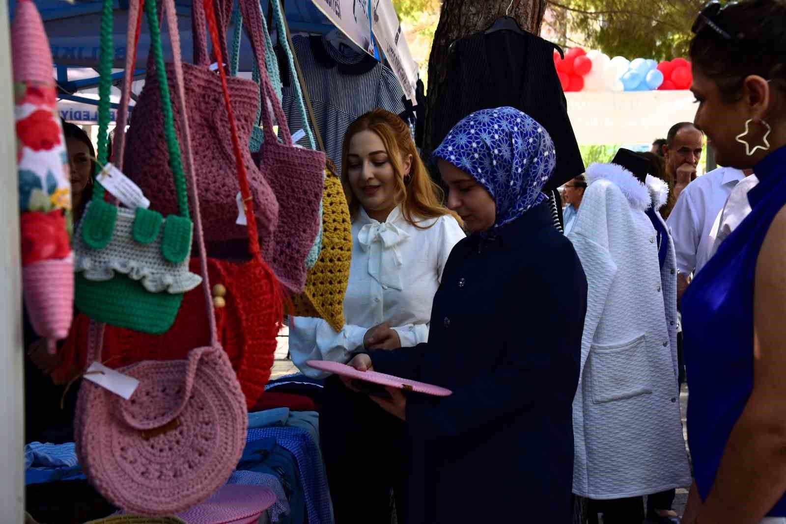 “Hayat Boyu Öğrenme” kursunun yılsonu sergisi açıldı