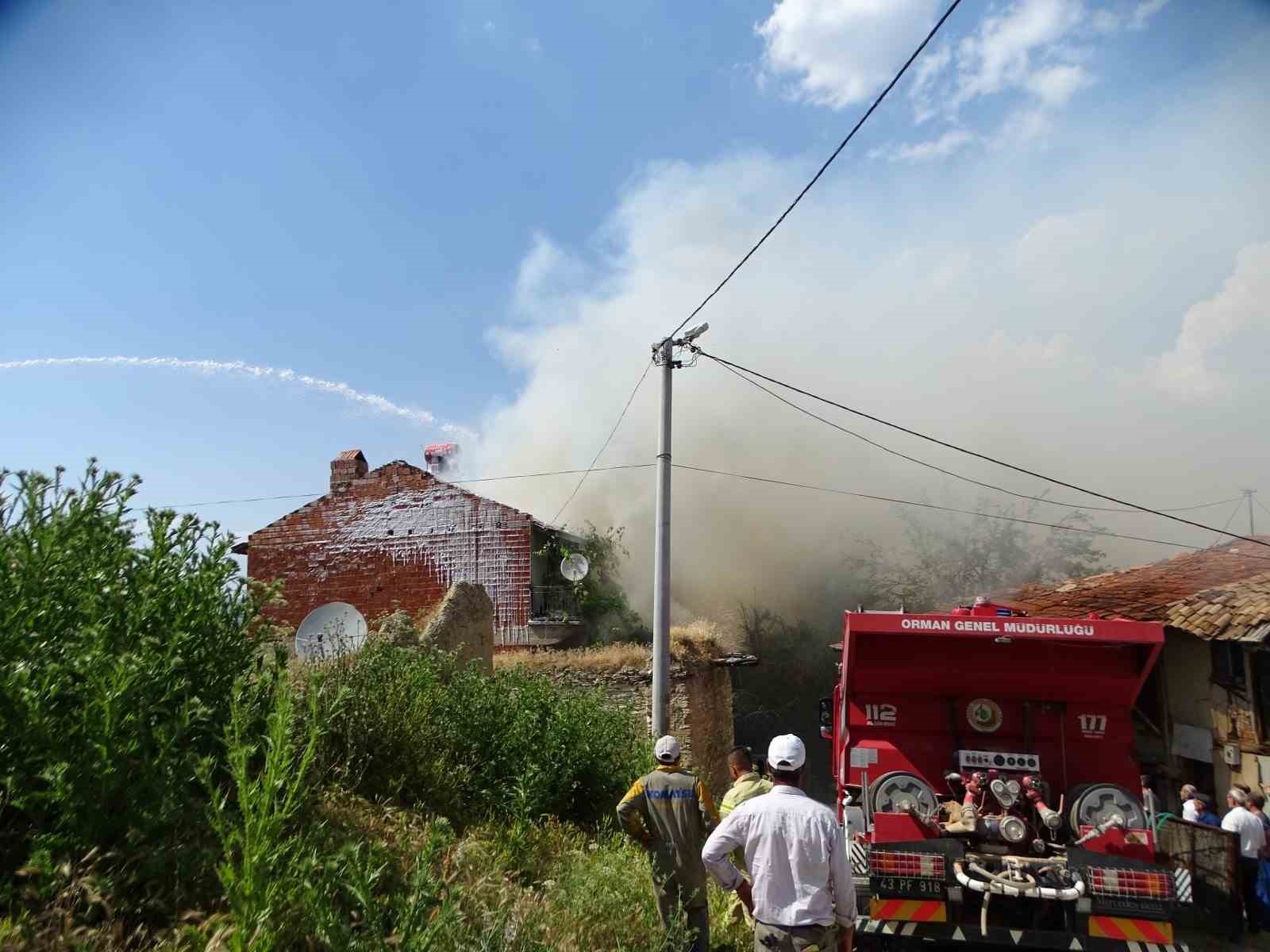 Hisarcık’ta oğlu maden kazasında ölen babanın evi alevlere teslim oldu