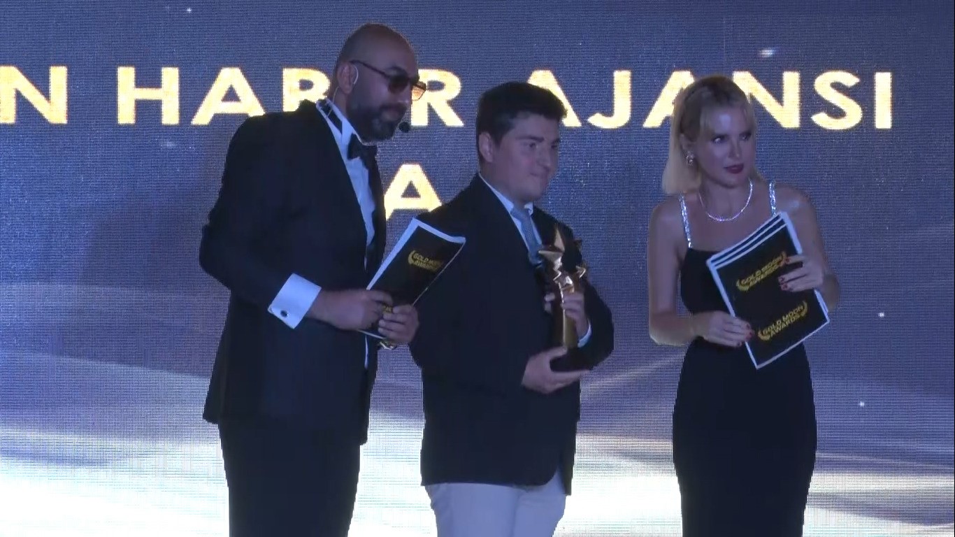 ANKARA'DA DÜZENLENEN "GOLD MOON AWARDS" ÖDÜL TÖRENİNDE İHLAS HABER AJANSI'NA