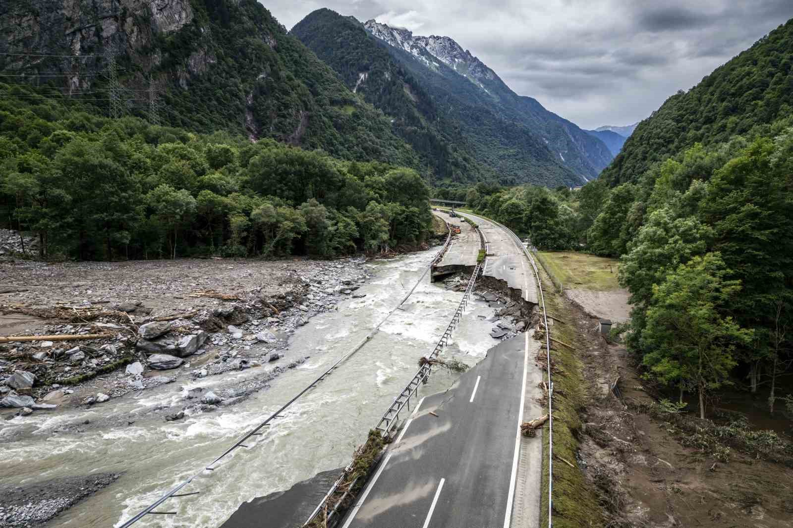 İsviçre’de sel ve toprak kaymasında 1 kişi öldü