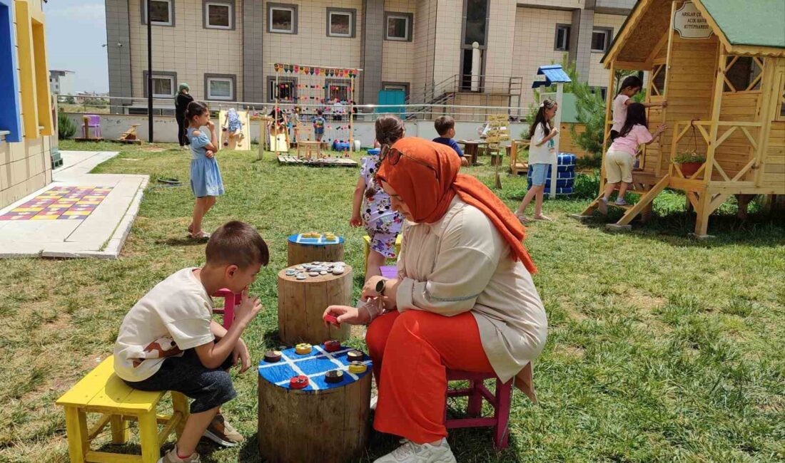 KAHRAMANMARAŞ'TA ATIK MALZEMELERDEN, DÖNÜŞTÜRÜLEBİLİR