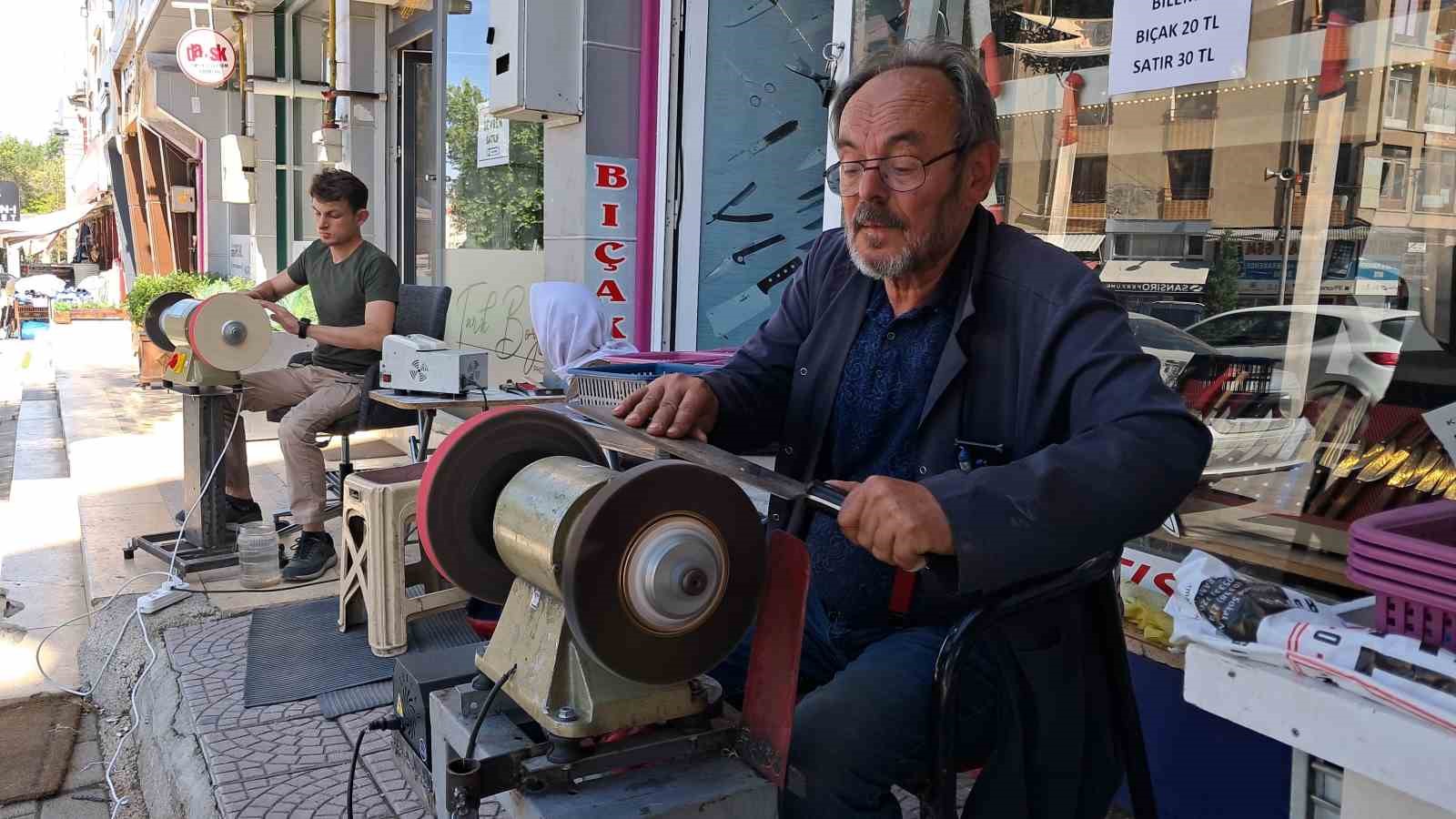 Karaman’da bayram öncesi bıçakçılara talep az