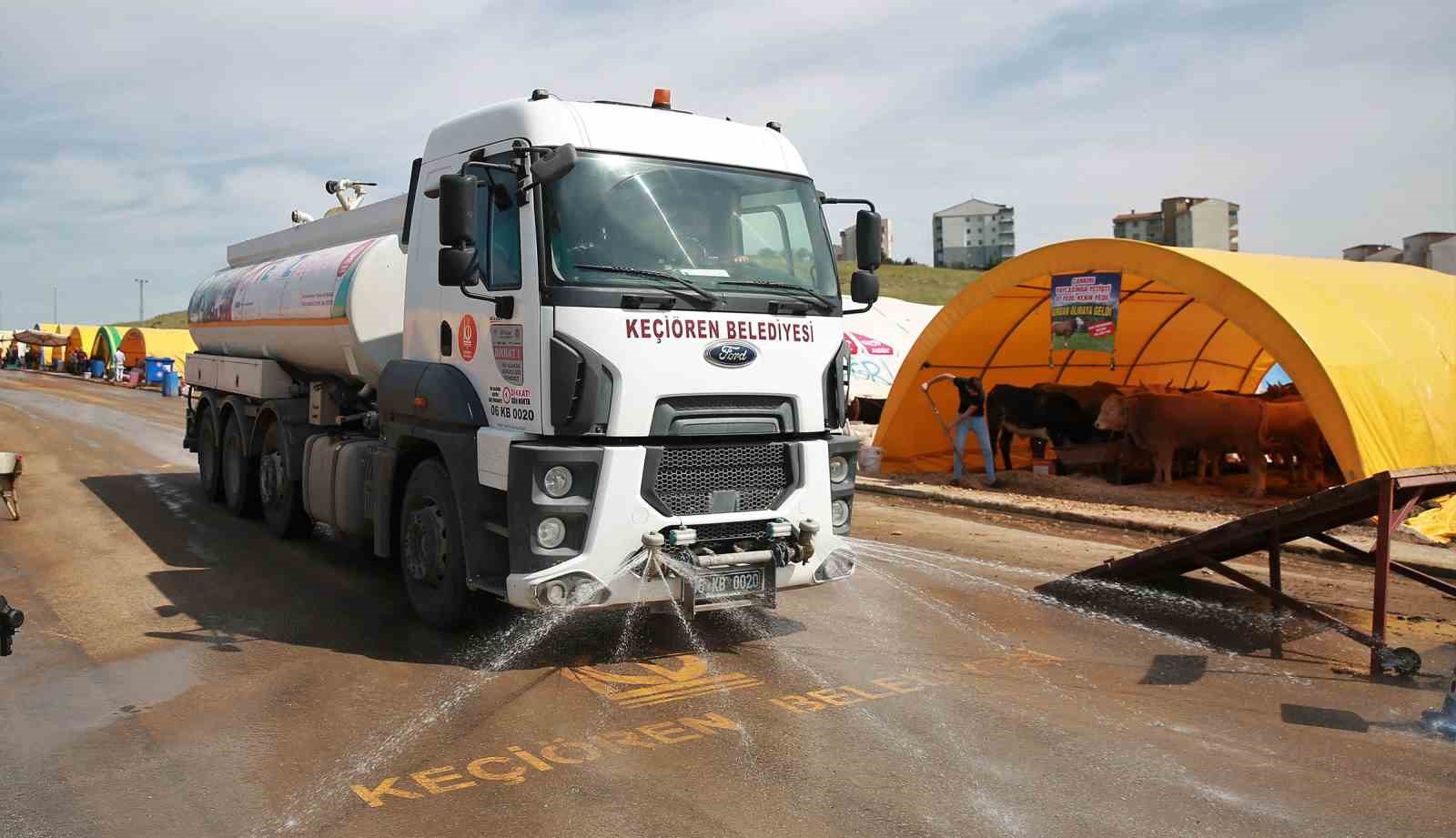 KEÇİÖREN BELEDİYESİ’NİN BAŞTAN AŞAĞI YENİLEDİĞİ KURBAN SATIŞ ALANI HEM ESNAFTAN