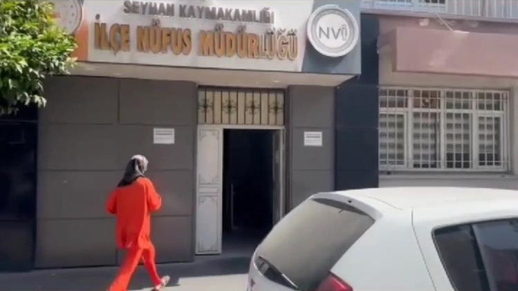 Kimliği kaybolan adayın imdadına Seyhan polisi yetişti