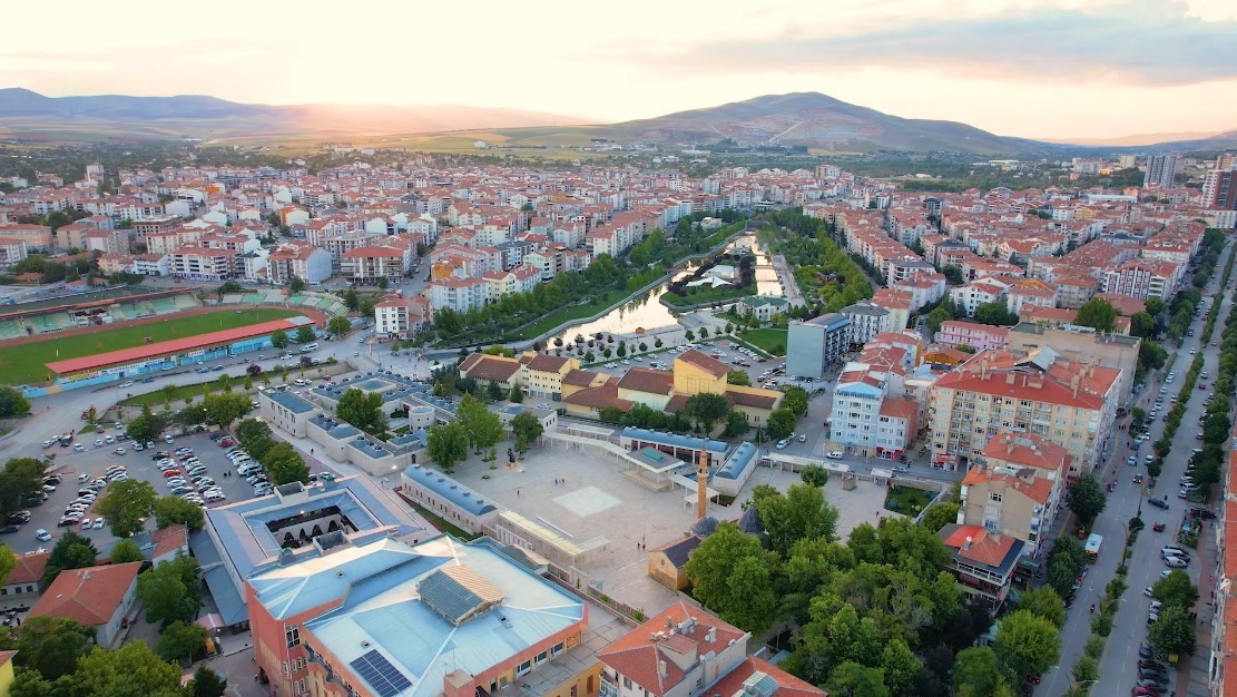 Kırşehir’in tarihi meydanı 500 metreden dron ile görüntülendi