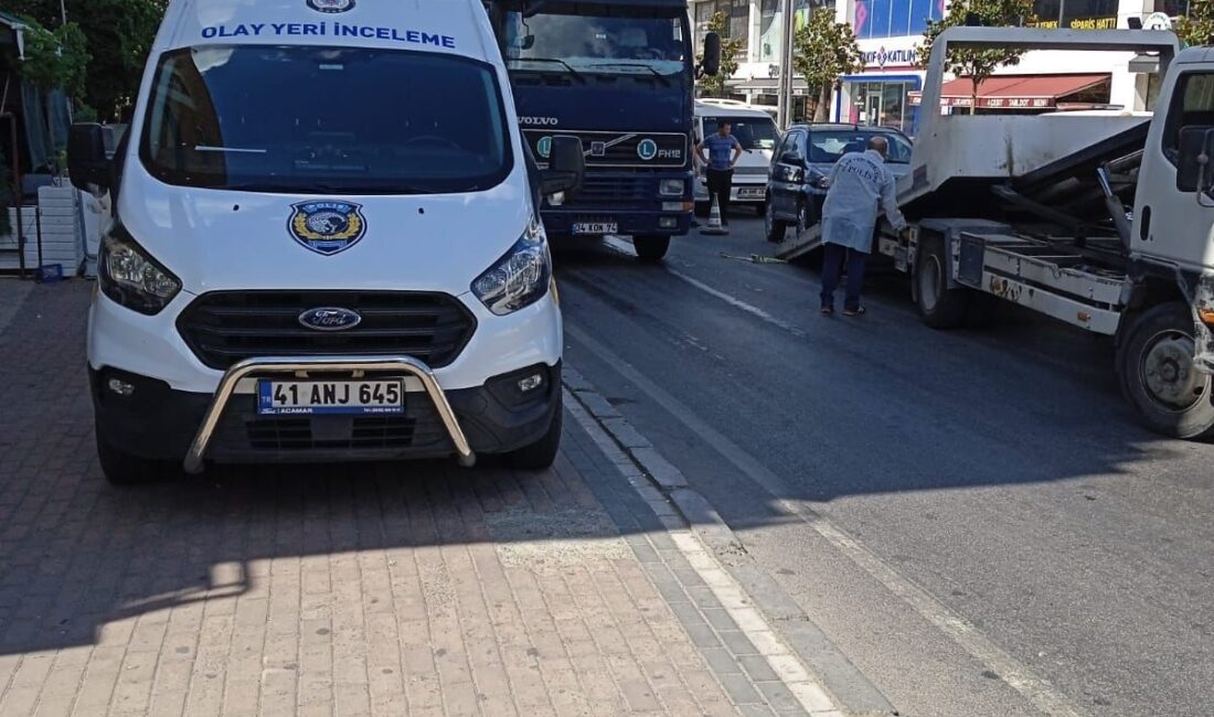 KOCAELİ'NİN ÇAYIROVA İLÇESİNDE TRAFİKTE