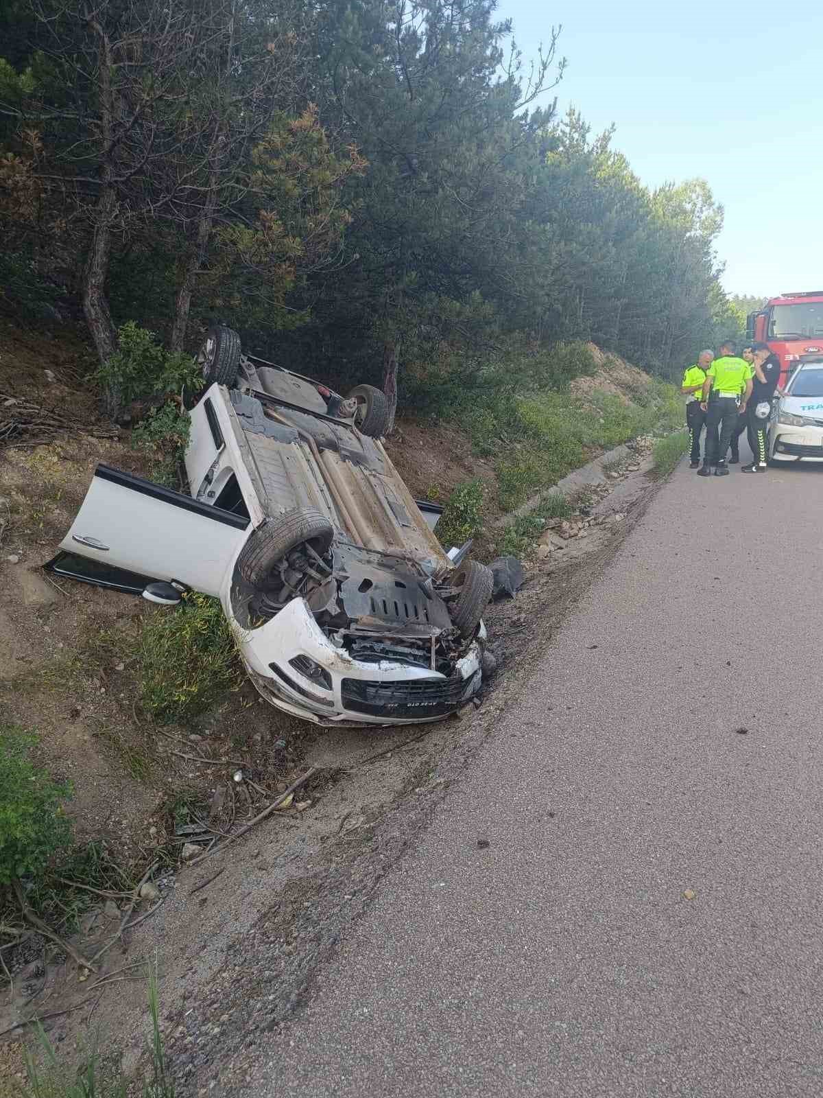 Kontrolden çıkan otomobil takla attı: 3 yaralı