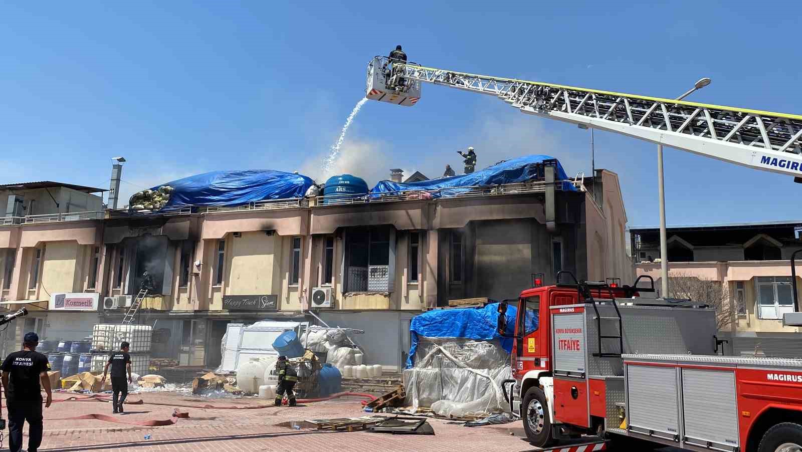 Konya’da kozmetik ürünleri üreten iş yerinde yangın