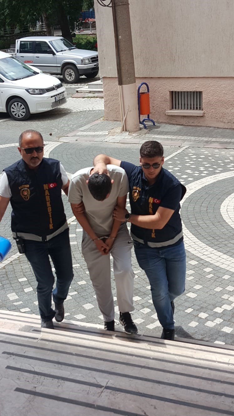 Konya’da sıvı ecstasy ele geçirildi: 1 tutuklama