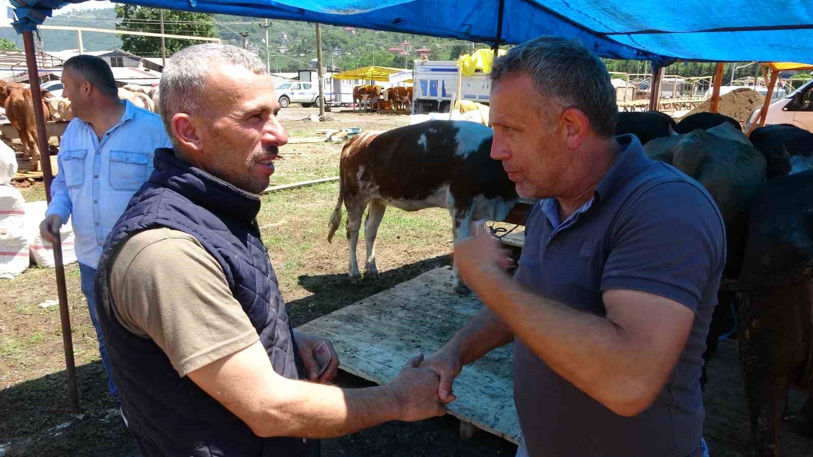 Kurban pazarlarında sıkı pazarlıklar başladı