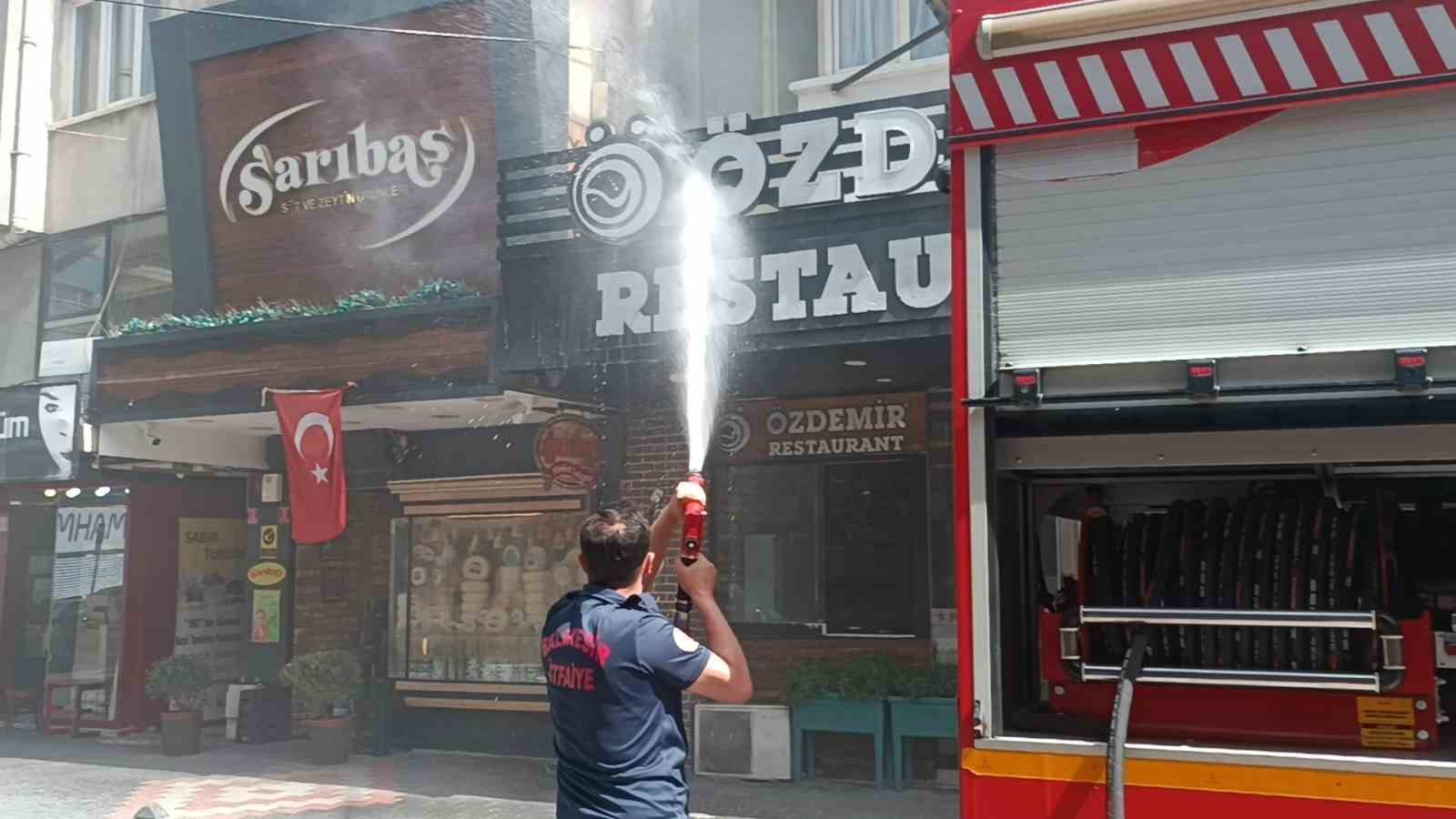 Lokantadaki baca yangını korkuttu