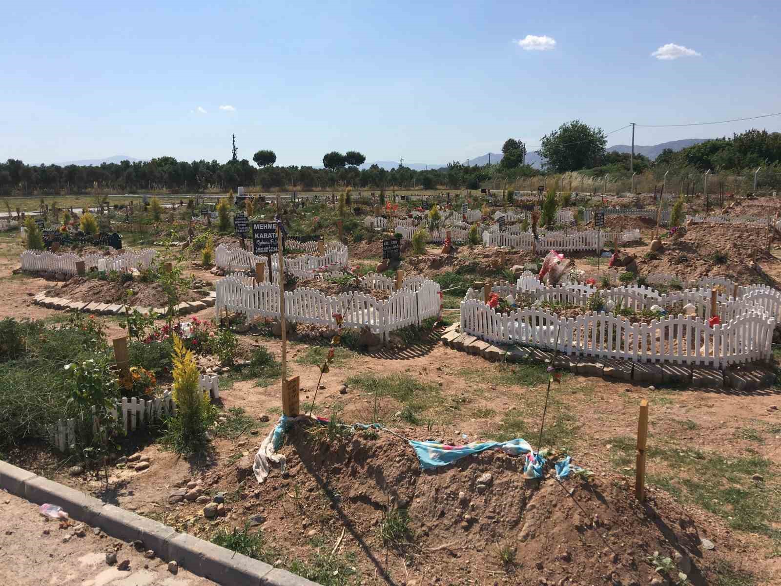 Mahkemeye taşınan mezarlıkla ilgili bilirkişi raporu çıktı