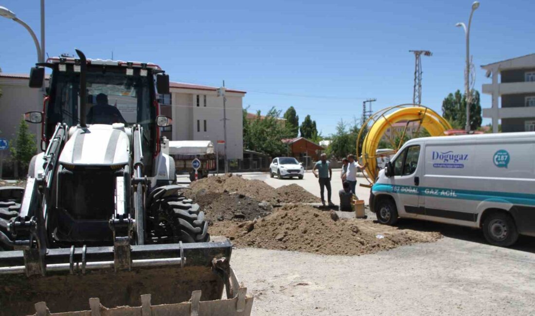 MALAZGİRT'TE DOĞALGAZ ÇALIŞMALARI DEVAM