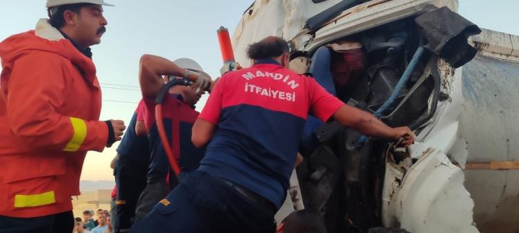 Mardin’de tanker ile tır çarpıştı: 1 yaralı