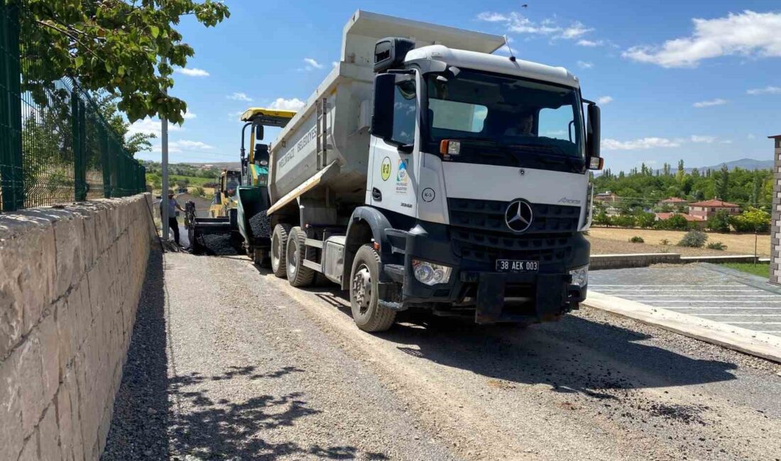 İLÇEYE NİTELİKLİ YOLLAR KAZANDIRARAK